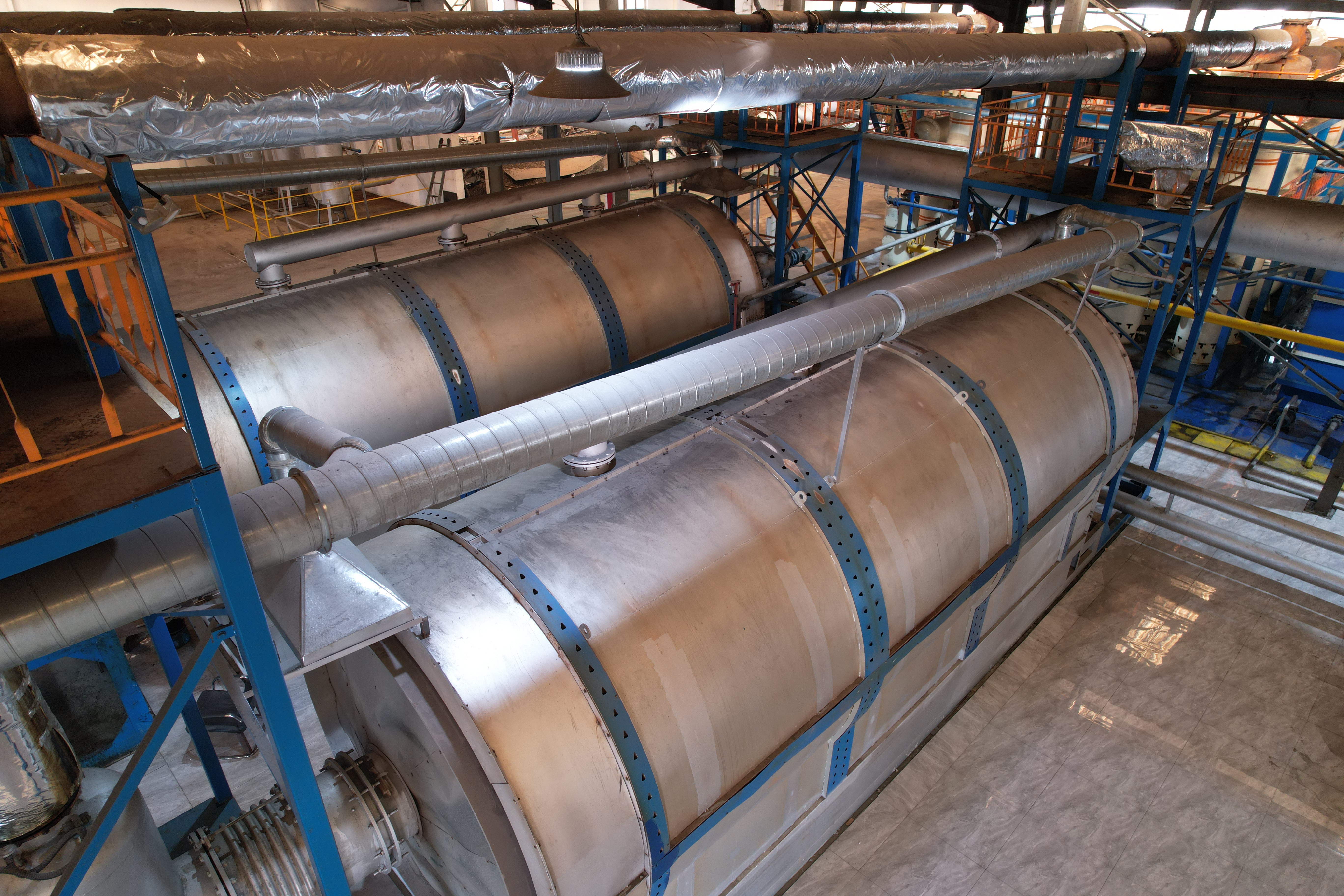 The waste tire refining equipment has solved the environmental problems in West Africa