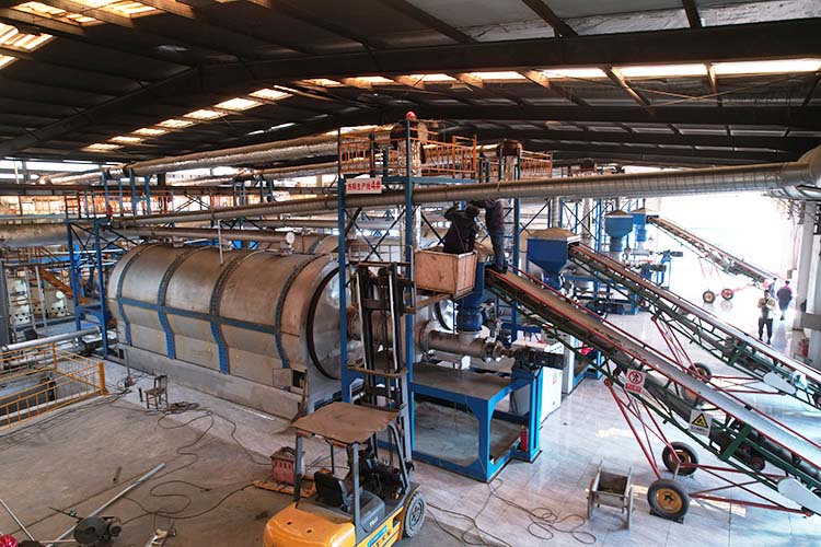 Waste tire refining equipment solves Vietnam's problem